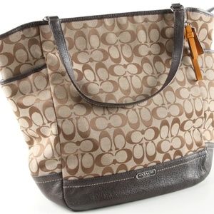 Coach- Signature Totebag w/ wristlet